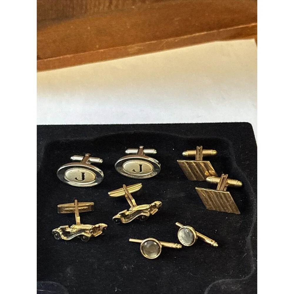 Vintage Lot Of 4 Pairs Of Cufflinks Classic Designs